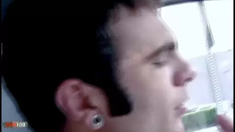 La fine brune Amina Sky se fait défoncer la gorge et le visage par la grosse bite de Dey Magnum photo 1