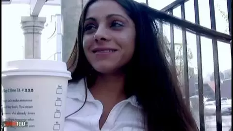 La fine brune Amina Sky se fait défoncer la gorge et le visage par la grosse bite de Dey Magnum photo 3