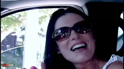 Dey Magnum d&eacute;fonce la MILF l&eacute;gendaire India Summer et lui balance une &eacute;jac faciale photo 04