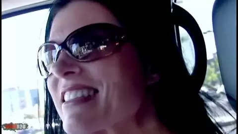 Dey Magnum d&eacute;fonce la MILF l&eacute;gendaire India Summer et lui balance une &eacute;jac faciale photo 05