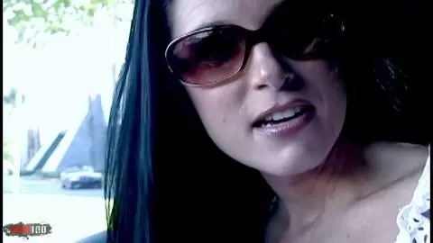 Dey Magnum d&eacute;fonce la MILF l&eacute;gendaire India Summer et lui balance une &eacute;jac faciale photo 06