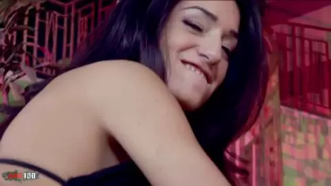 Shannon Kelly et Elena Rivera Lesbiennes espagnoles et irlandaises Dildo Fucking Frenzy photo 04