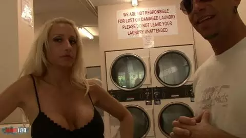 Regan Anthony se d&eacute;cha&icirc;ne avec Barry Scott dans une action br&ucirc;lante&nbsp;! photo 02