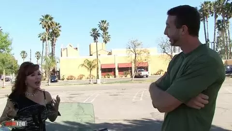 La bombe rousse sexy Vanessa chevauche fort avec Jordan Ash - Action MILF à ne pas manquer ! photo 01