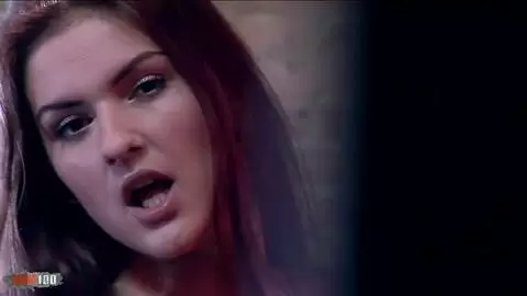 Trio anal sauvage en prison avec la star du porno Candy Cat photo 01