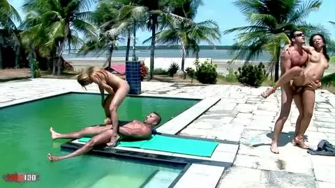 Quatuor torride au bord de la piscine avec Ariel, Reda, James et Drruna photo 04