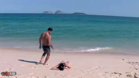 Trio interracial avec 2 latinas parfaites et une grosse bite noire photo 16