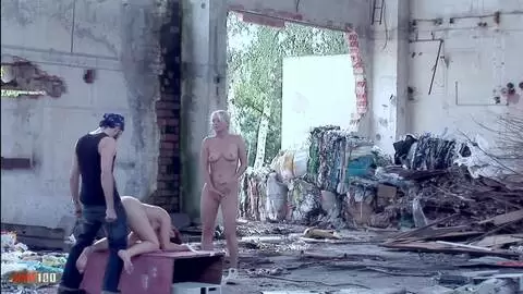 Kathy Anderson et Sheridan Se Font Défoncer le Cul en Extérieur ! photo 08