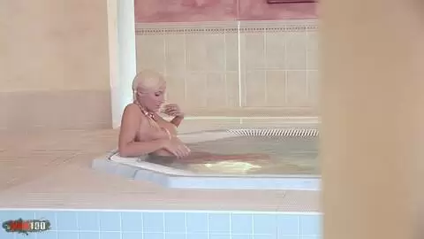 Morgan Moon et ses couettes blondes dans une baise anale intense avec la grosse bite d’Erik photo 04