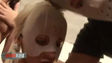 Gangbang lesbien avec cinq filles excitées et une grosse bite photo 15