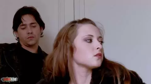 Moana petite star du porno profondément baisée par trois grosses bites photo 01