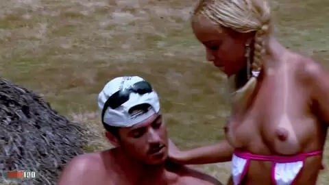 L'aventure anale brutale en plein air de Barbie Banks avec la grosse bite de James Brossman photo 05