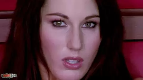 La grosse bite de Mike Angelo détruit le cul serré de la maigre Josette Most photo 01