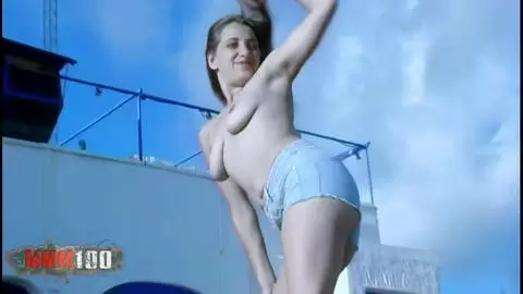 La magnifique Val se dévoile  photo 05