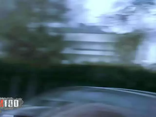 La magnifique blonde Val pose  photo 1