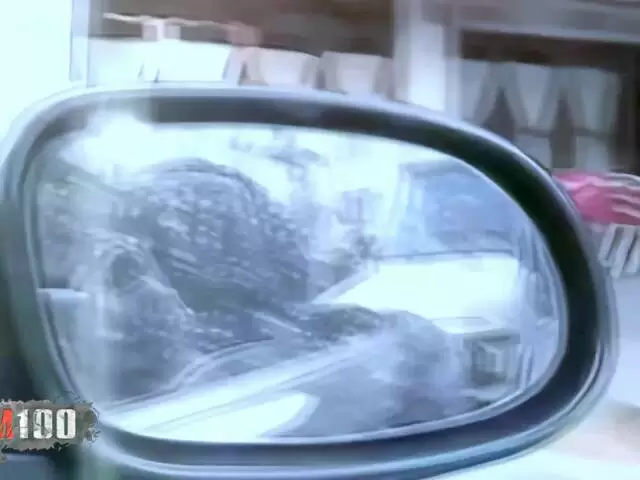 La magnifique blonde Val pose  photo 3