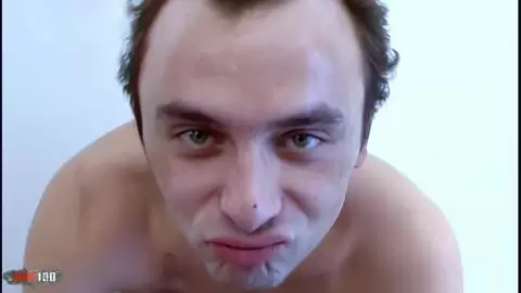 Trio cochon avec Val qui avait bien besoin d'une bite en plus photo 10