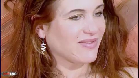 Valerie une amatrice française dans un trio anal photo 16