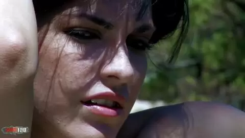 La superbe teen latina Vania Rodriguez se dénude  photo 10