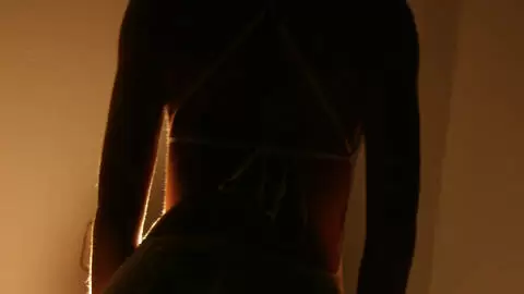 Jeux de lumière pour deux sauvageonnes photo 2