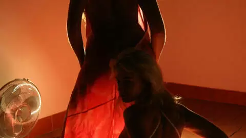 Jeux de lumière pour deux sauvageonnes photo 6