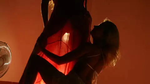 Jeux de lumière pour deux sauvageonnes photo 9