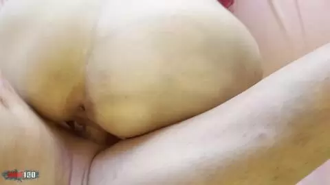 Victoria Arias, MILF espagnole rousse baise le livreur, anal et POV photo 6
