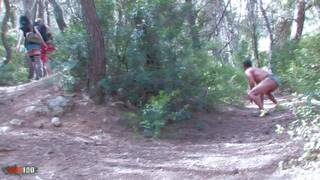 Une brune franÃ§aise maigre ...