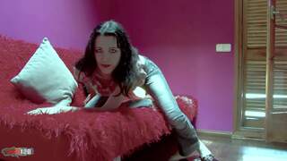 Très excitante teen brune vla...