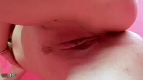 La superbe jeune blonde Yaiza Del Mar fait un strip  photo 15