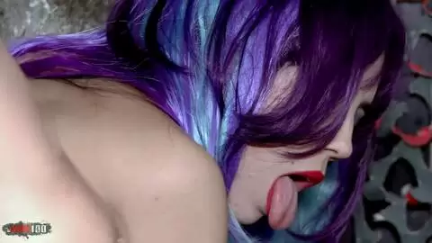 Yasmin Daferro se fait culbuter par un moine et lui pisse dessus photo 12