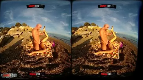 Baise en VR 3D sur la plage avec la sublime roumaine Yasmin Daferro photo 15