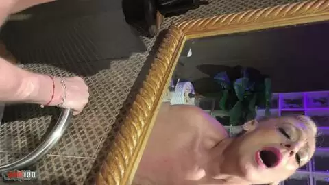 Yelena Vera, mamie espagnole de 56 ans : sodomie et creampie anal au room service photo 7