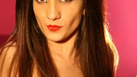 La magnifique latina Yesenia Rock se dénude  photo 15