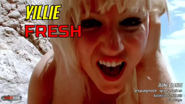 Jeune blonde espagnole à gros sein...