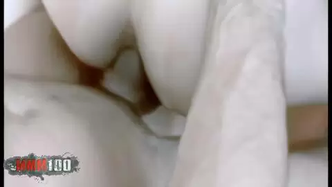 Couple espagnole avec Yosune une milf brune à gros seins qui se fait sodomiser sur le canapé photo 12