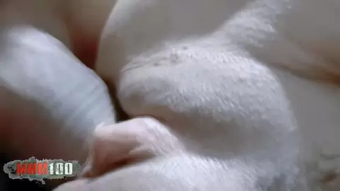 Yosune une milf espagnole à gros seins spectaculaire baise avec son mec sur le canapé photo 10