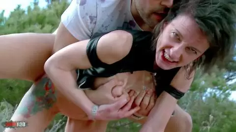 Milf française en chaleur Zaza , se fait défoncer par une grosse bite espagnole photo 08